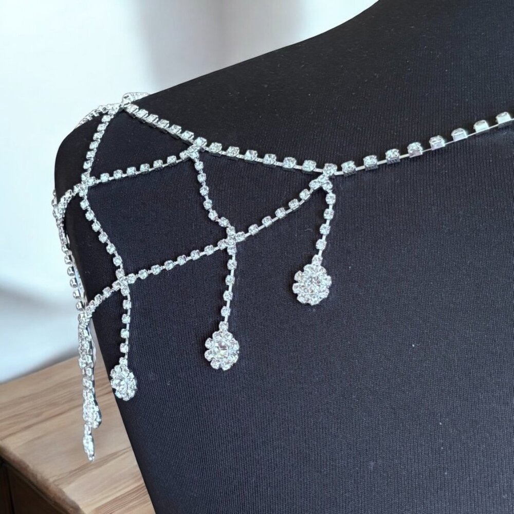 Luxury Mesh Rhinestone Shoulder Chain - Picture 3 of 7